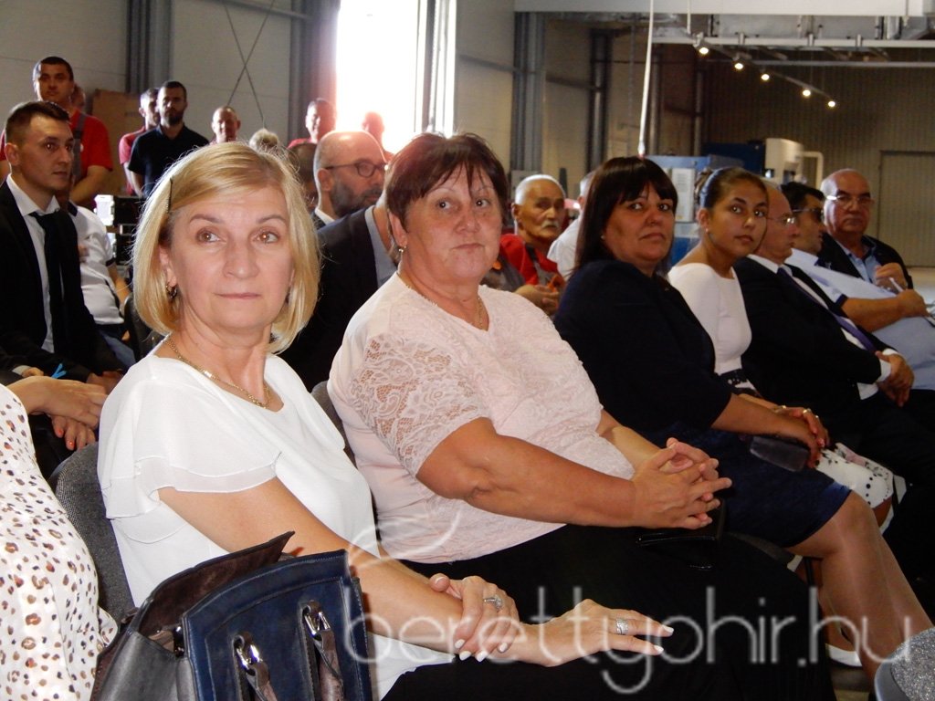 Szijjártó Péter látogatása a Mezei Vill-nél 17